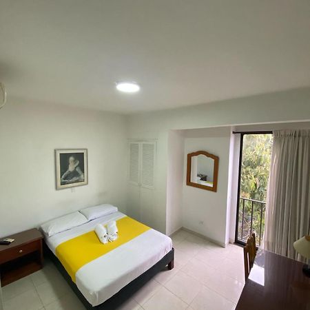 Hotel Laureles 70 Medellín Extérieur photo