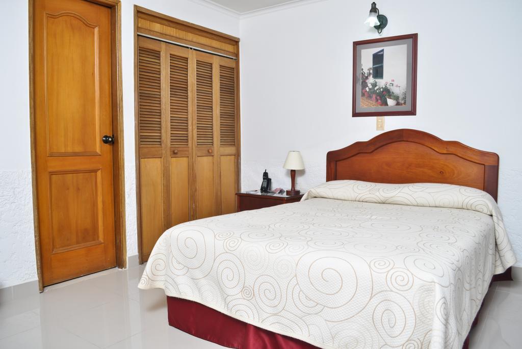 Hotel Laureles 70 Medellín Extérieur photo