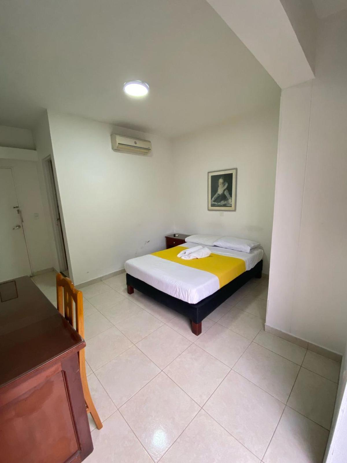 Hotel Laureles 70 Medellín Extérieur photo