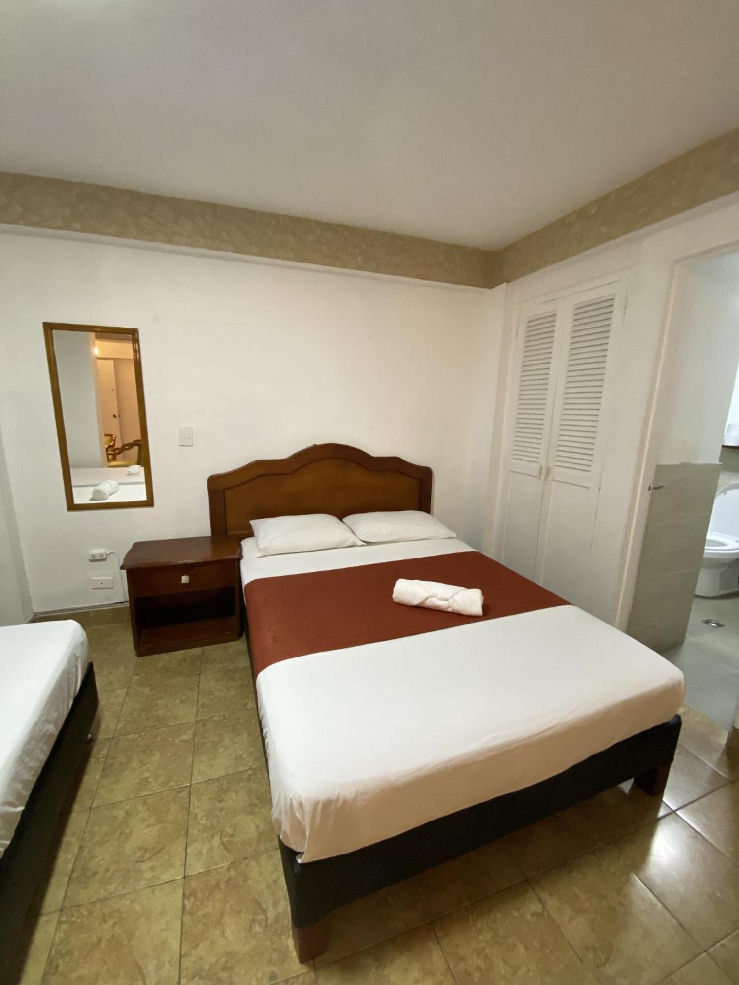 Hotel Laureles 70 Medellín Extérieur photo
